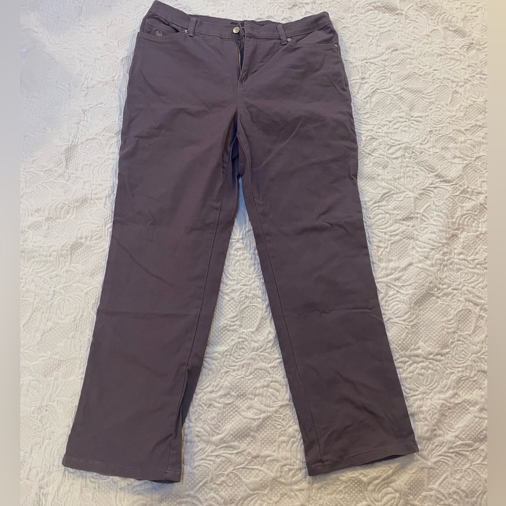 Gloria Vanderbilt purple straight leg jeans